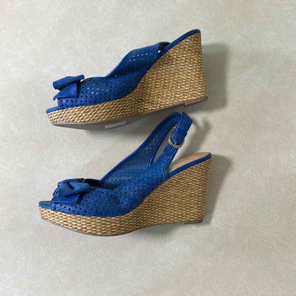 Apt. 9 Blue bow platform wedges 7 1/2 MED with stickers still on - Picture 2 of 6